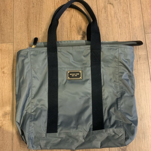 Michael Kors Neverfull Carryall tote Metallic gray Nylon- Black Fabric Straps - Picture 1 of 7